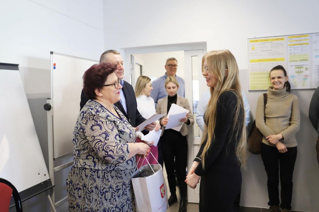 Młodzież Zapobiega Pożarom. Eliminacje miejskie Ogólnopolskiego Turnieju Wiedzy Pożarniczej - zdjęcie #9 - eOstroleka.pl