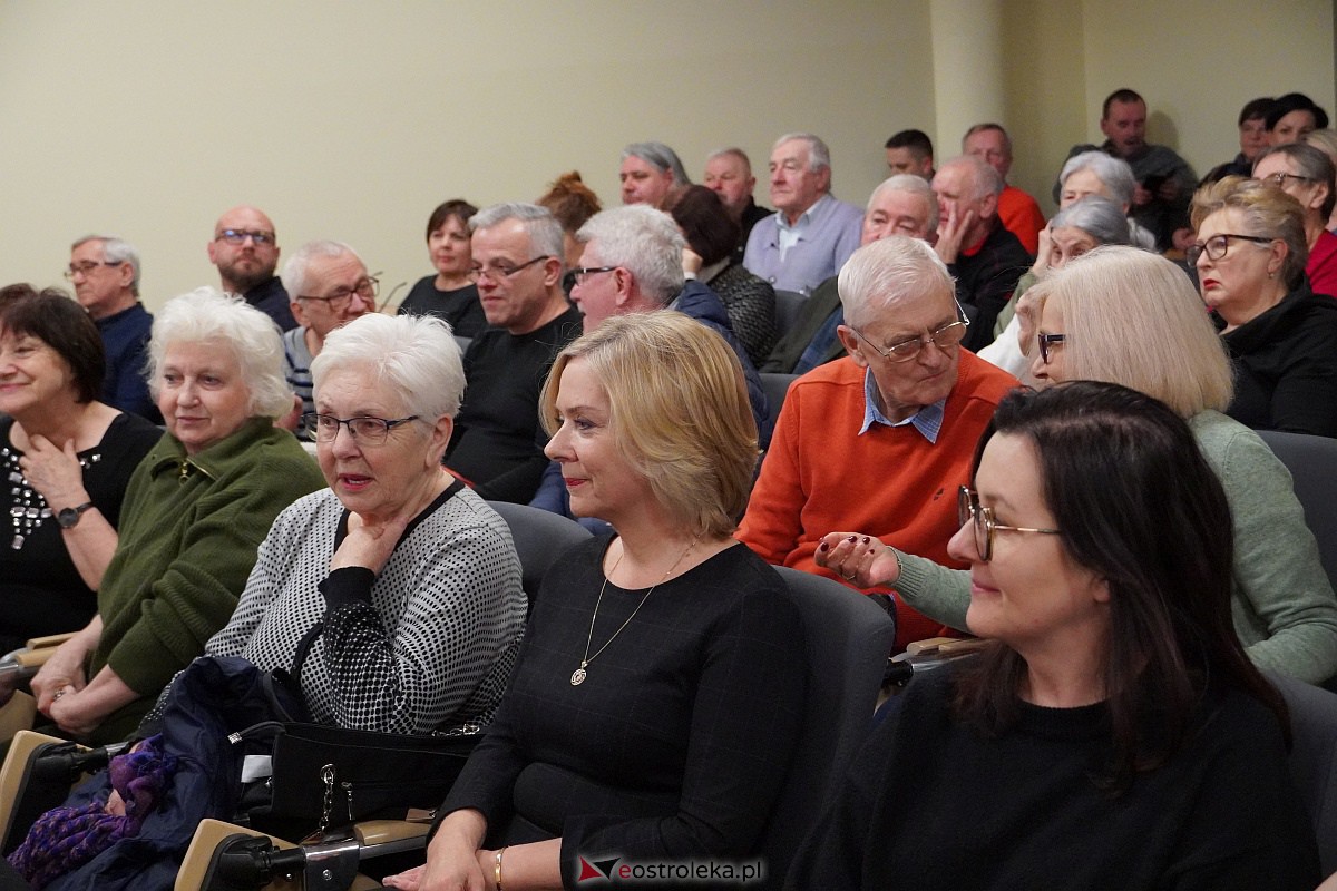 #3konkrety - spotkanie posłankami KO Kamilą Gasiuk-Pihowicz, Marzeną Okła-Drewnowicz i Izabelą Leszczyna [2.03.2023] - zdjęcie #32 - eOstroleka.pl