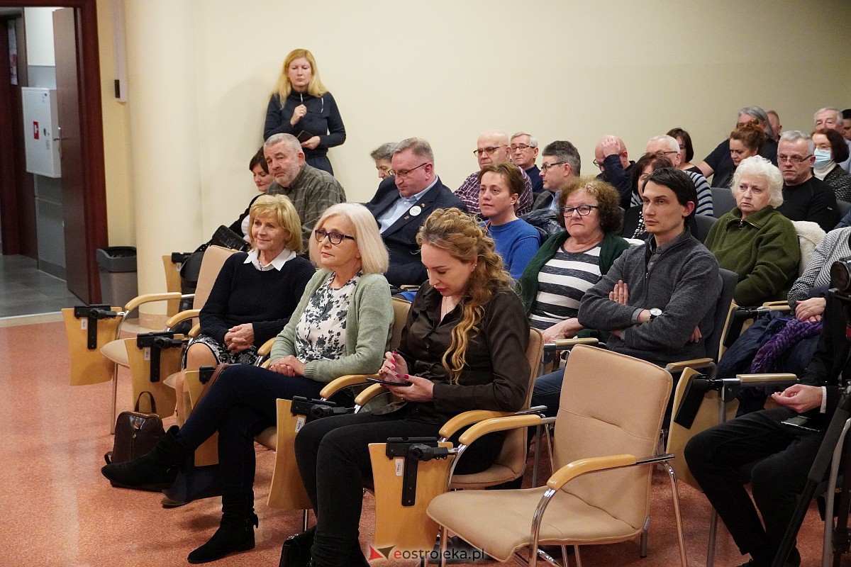 #3konkrety - spotkanie posłankami KO Kamilą Gasiuk-Pihowicz, Marzeną Okła-Drewnowicz i Izabelą Leszczyna [2.03.2023] - zdjęcie #24 - eOstroleka.pl