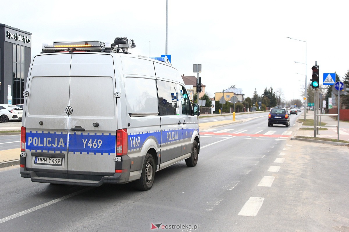 Wypadek na 11 Listopada w Ostrołęce. [04.03.2023] - zdjęcie #12 - eOstroleka.pl
