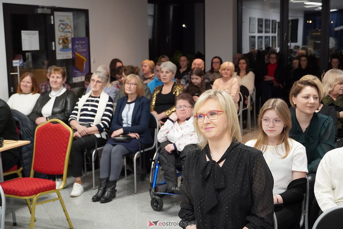 Koncert z okazji Dnia Kobiet w Olszewie-Borkach Wystąpił Patryk Żywczyk [05.03.2022] - zdjęcie #5 - eOstroleka.pl