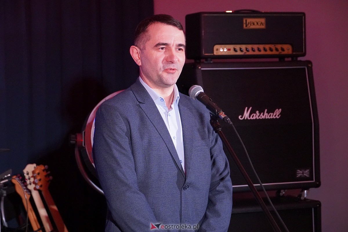 Koncert z okazji Dnia Kobiet w Olszewie-Borkach Wystąpił Patryk Żywczyk [05.03.2022] - zdjęcie #21 - eOstroleka.pl