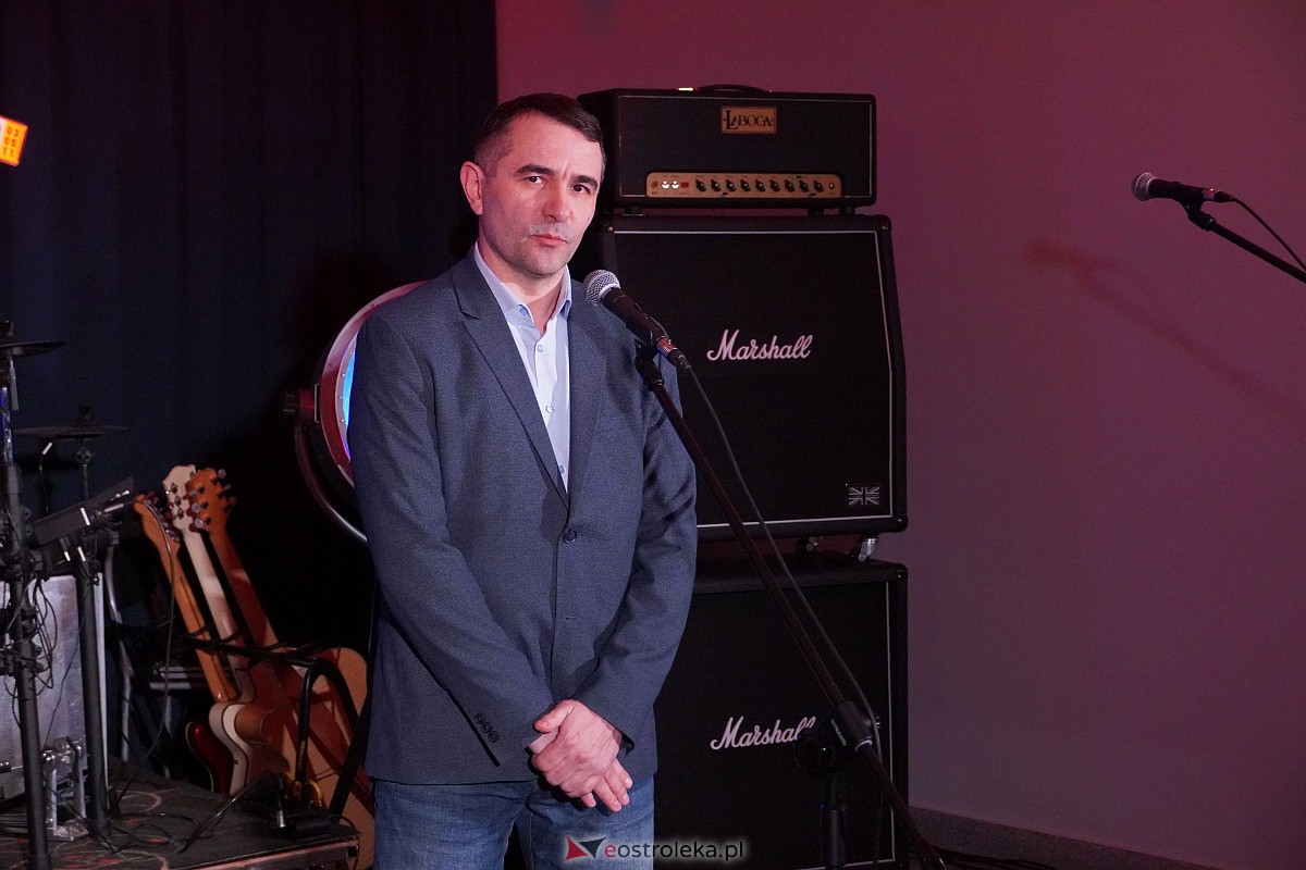 Koncert z okazji Dnia Kobiet w Olszewie-Borkach Wystąpił Patryk Żywczyk [05.03.2022] - zdjęcie #20 - eOstroleka.pl