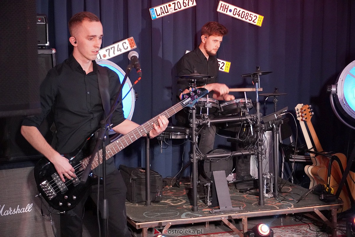 Koncert z okazji Dnia Kobiet w Olszewie-Borkach Wystąpił Patryk Żywczyk [05.03.2022] - zdjęcie #18 - eOstroleka.pl