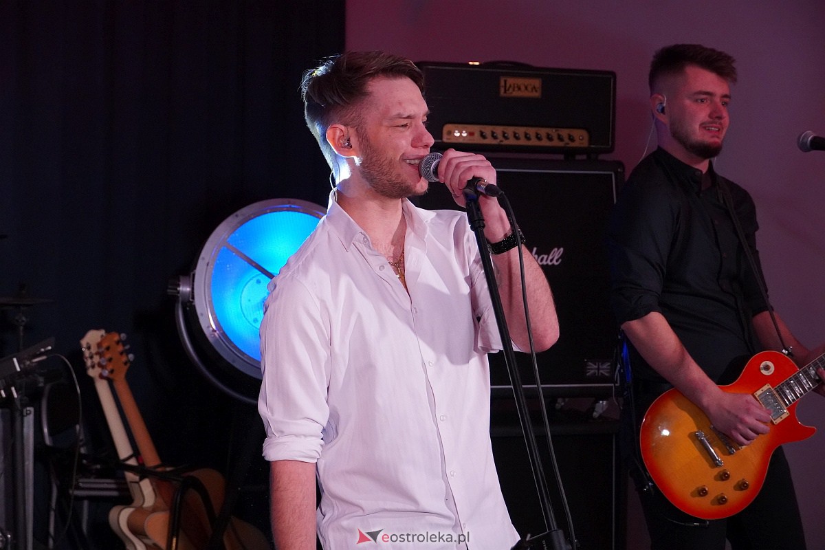 Koncert z okazji Dnia Kobiet w Olszewie-Borkach Wystąpił Patryk Żywczyk [05.03.2022] - zdjęcie #14 - eOstroleka.pl