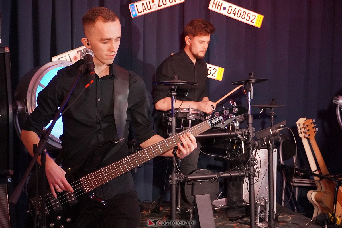 Koncert z okazji Dnia Kobiet w Olszewie-Borkach Wystąpił Patryk Żywczyk [05.03.2022] - zdjęcie #12 - eOstroleka.pl