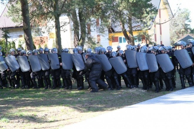 ćwiczenia policji (20-04-2011) - zdjęcie #13 - eOstroleka.pl