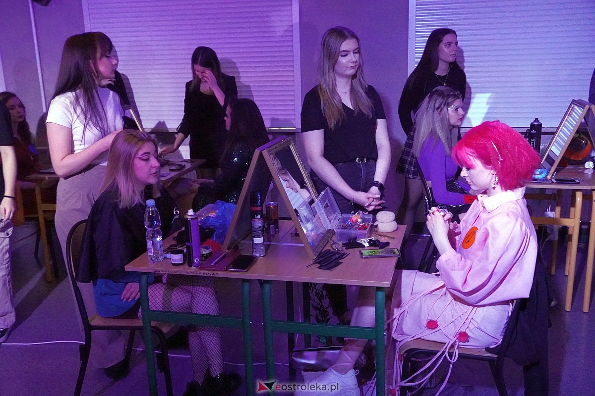 Festiwal Fryzjerstwa Artystycznego w Zespole Szkół Zawodowych nr 2 [7.03.2023] - zdjęcie #104 - eOstroleka.pl