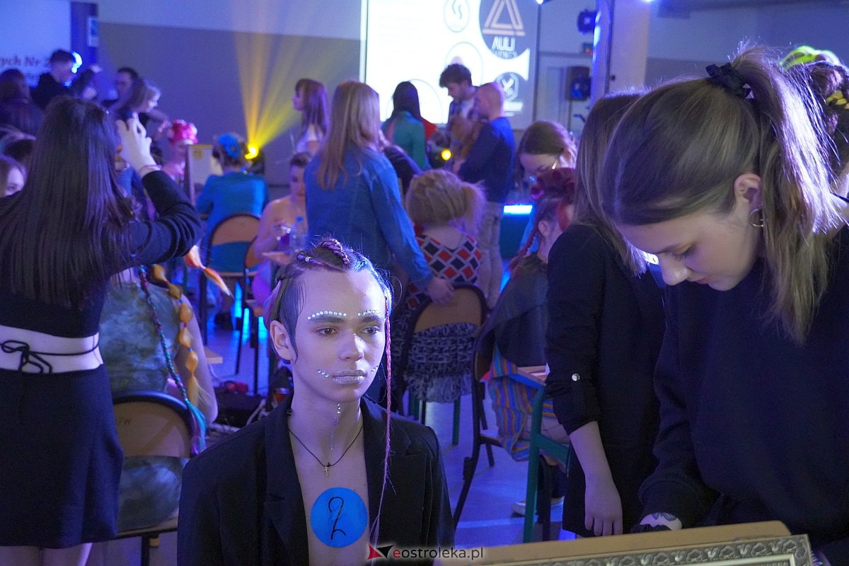 Festiwal Fryzjerstwa Artystycznego w Zespole Szkół Zawodowych nr 2 [7.03.2023] - zdjęcie #91 - eOstroleka.pl
