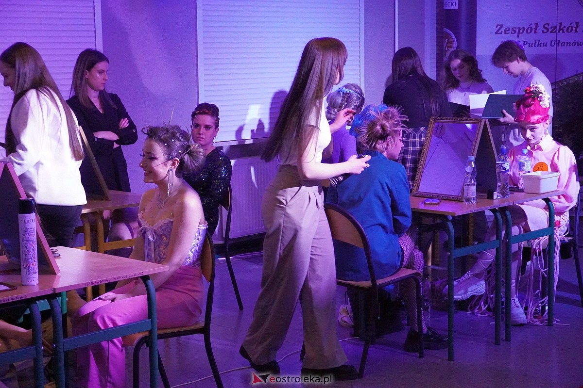 Festiwal Fryzjerstwa Artystycznego w Zespole Szkół Zawodowych nr 2 [7.03.2023] - zdjęcie #82 - eOstroleka.pl