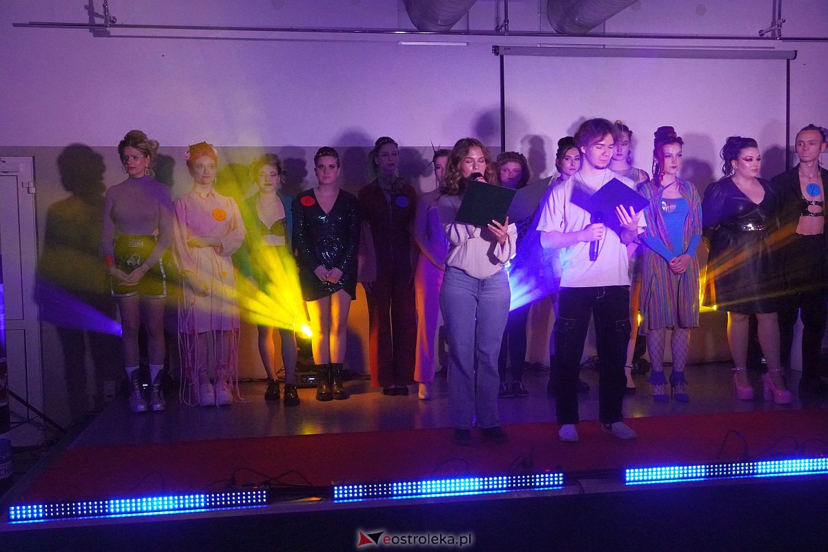 Festiwal Fryzjerstwa Artystycznego w Zespole Szkół Zawodowych nr 2 [7.03.2023] - zdjęcie #81 - eOstroleka.pl