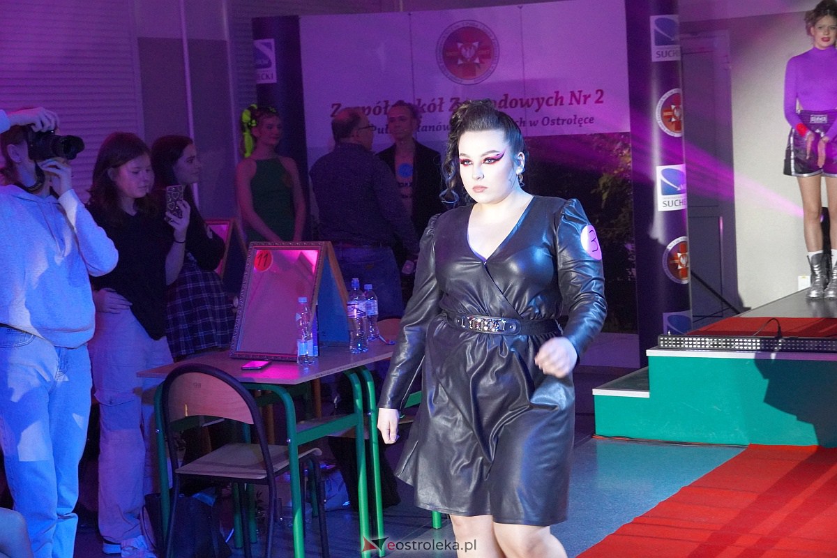 Festiwal Fryzjerstwa Artystycznego w Zespole Szkół Zawodowych nr 2 [7.03.2023] - zdjęcie #76 - eOstroleka.pl