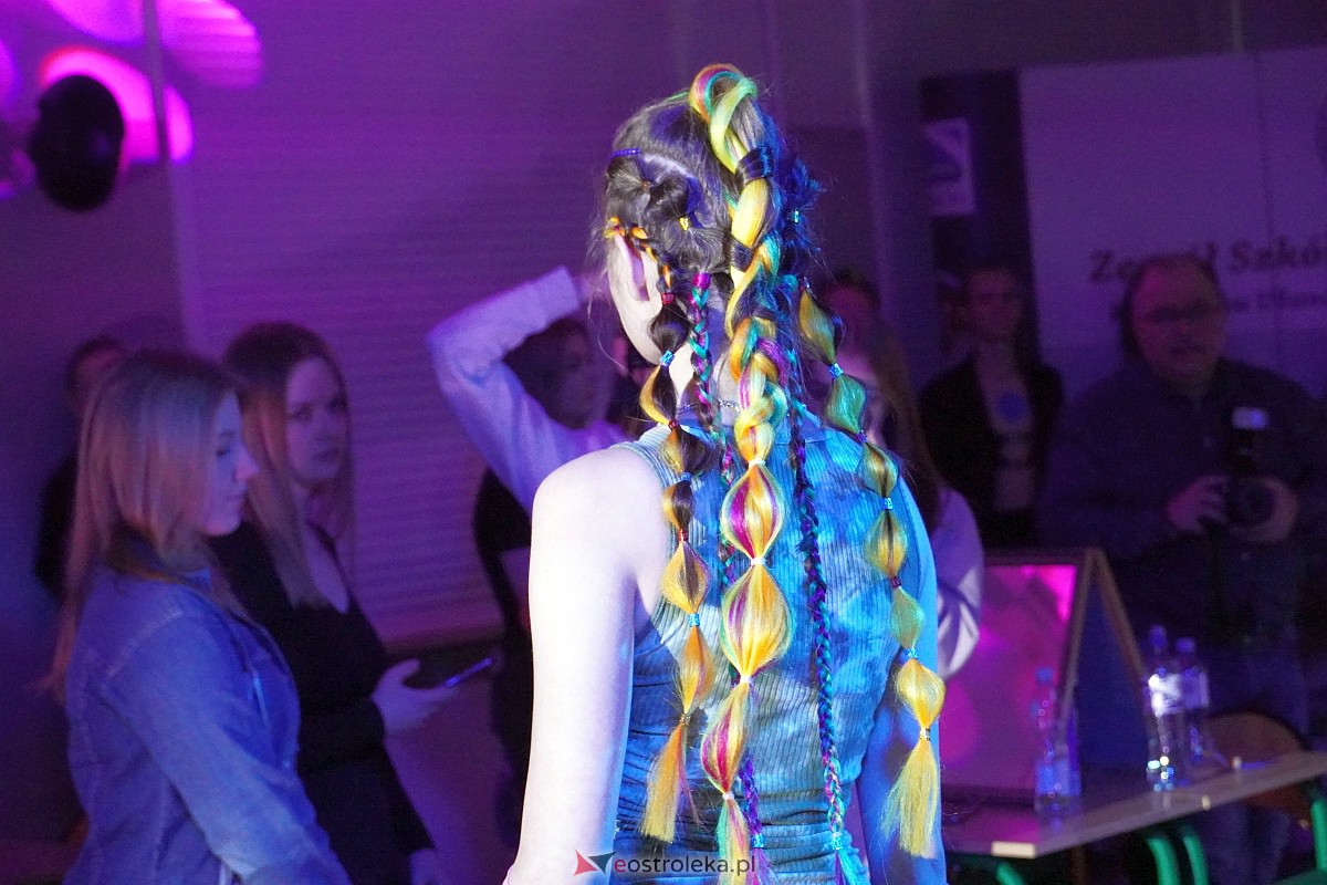 Festiwal Fryzjerstwa Artystycznego w Zespole Szkół Zawodowych nr 2 [7.03.2023] - zdjęcie #72 - eOstroleka.pl