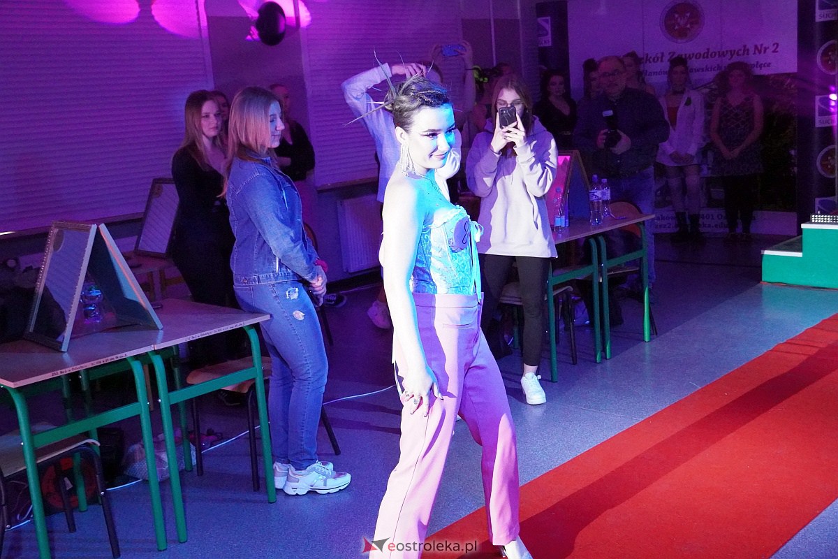 Festiwal Fryzjerstwa Artystycznego w Zespole Szkół Zawodowych nr 2 [7.03.2023] - zdjęcie #62 - eOstroleka.pl