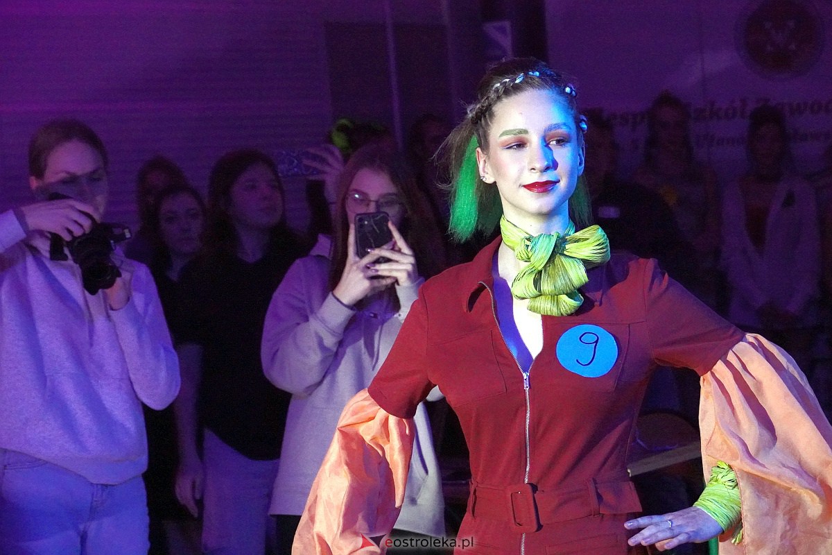 Festiwal Fryzjerstwa Artystycznego w Zespole Szkół Zawodowych nr 2 [7.03.2023] - zdjęcie #61 - eOstroleka.pl