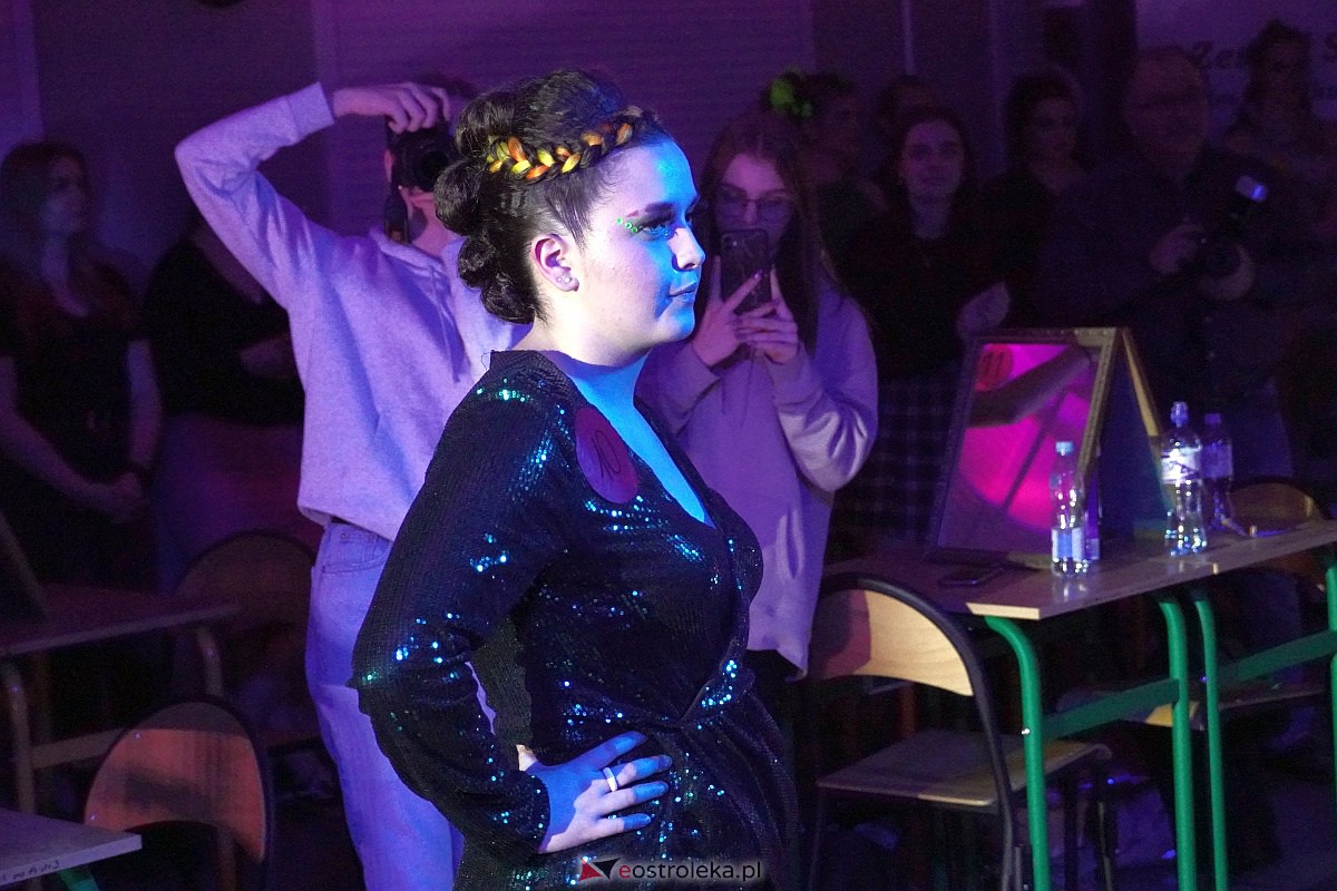 Festiwal Fryzjerstwa Artystycznego w Zespole Szkół Zawodowych nr 2 [7.03.2023] - zdjęcie #60 - eOstroleka.pl