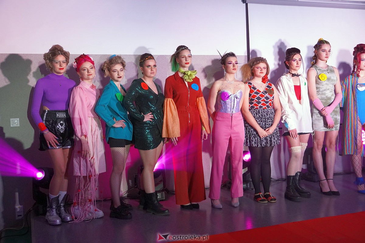 Festiwal Fryzjerstwa Artystycznego w Zespole Szkół Zawodowych nr 2 [7.03.2023] - zdjęcie #48 - eOstroleka.pl