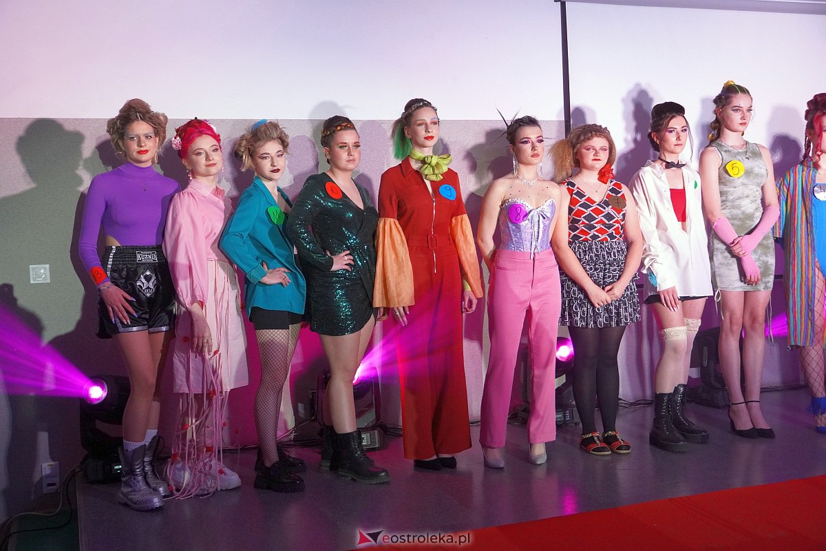 Festiwal Fryzjerstwa Artystycznego w Zespole Szkół Zawodowych nr 2 [7.03.2023] - zdjęcie #47 - eOstroleka.pl