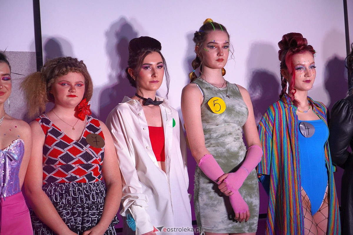 Festiwal Fryzjerstwa Artystycznego w Zespole Szkół Zawodowych nr 2 [7.03.2023] - zdjęcie #43 - eOstroleka.pl