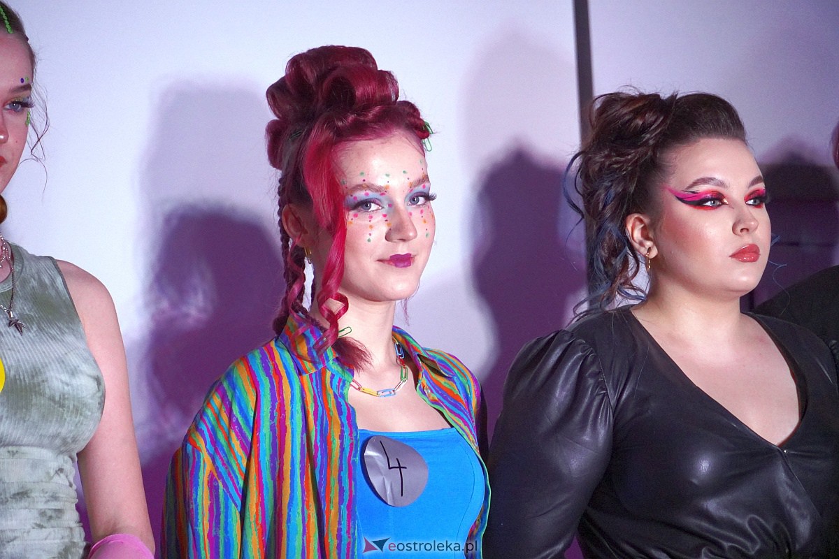 Festiwal Fryzjerstwa Artystycznego w Zespole Szkół Zawodowych nr 2 [7.03.2023] - zdjęcie #40 - eOstroleka.pl