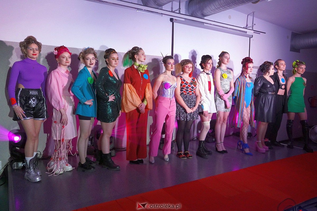 Festiwal Fryzjerstwa Artystycznego w Zespole Szkół Zawodowych nr 2 [7.03.2023] - zdjęcie #33 - eOstroleka.pl