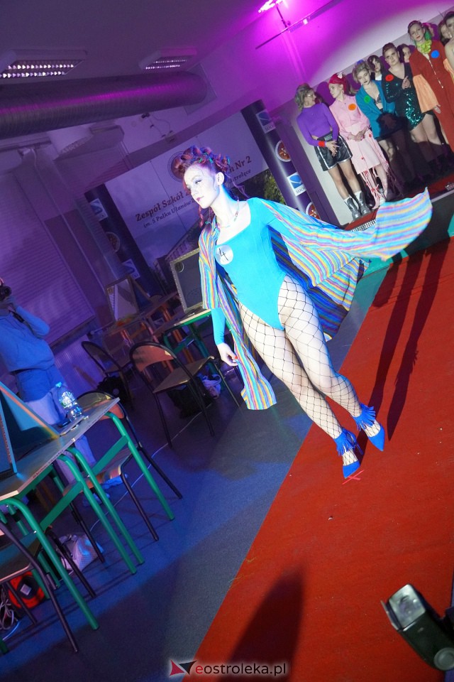 Festiwal Fryzjerstwa Artystycznego w Zespole Szkół Zawodowych nr 2 [7.03.2023] - zdjęcie #20 - eOstroleka.pl