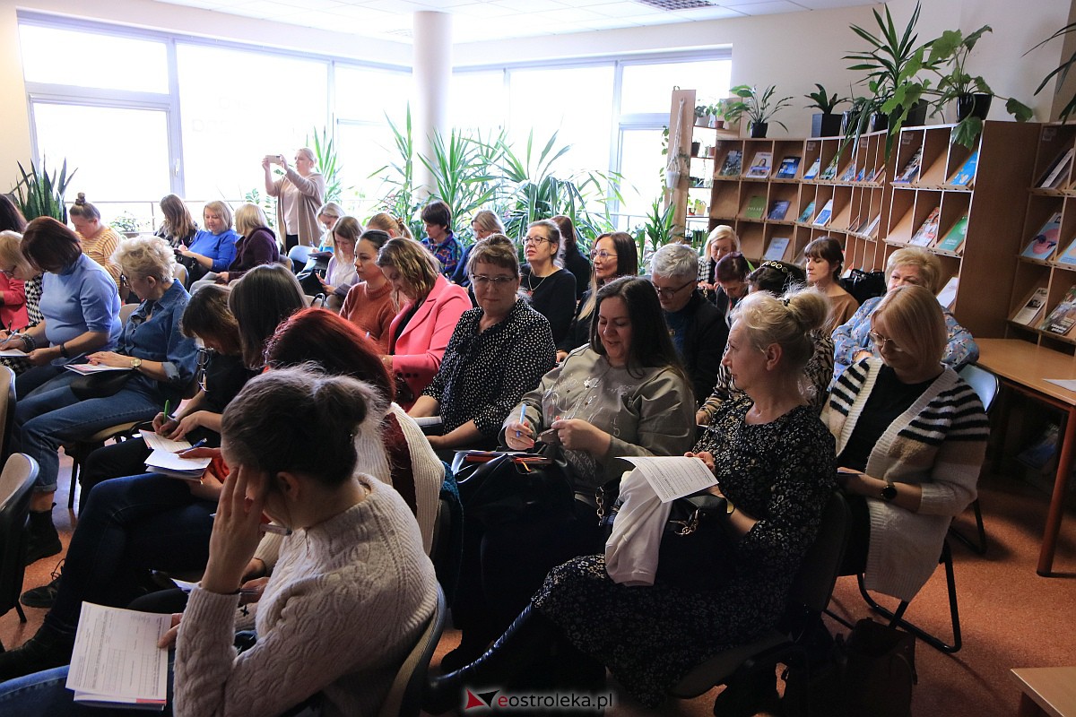 Co nauczyciel wiedzieć powinien? Szkolenie o zdrowiu psychicznym dzieci i młodzieży [07.03.2023] - zdjęcie #10 - eOstroleka.pl