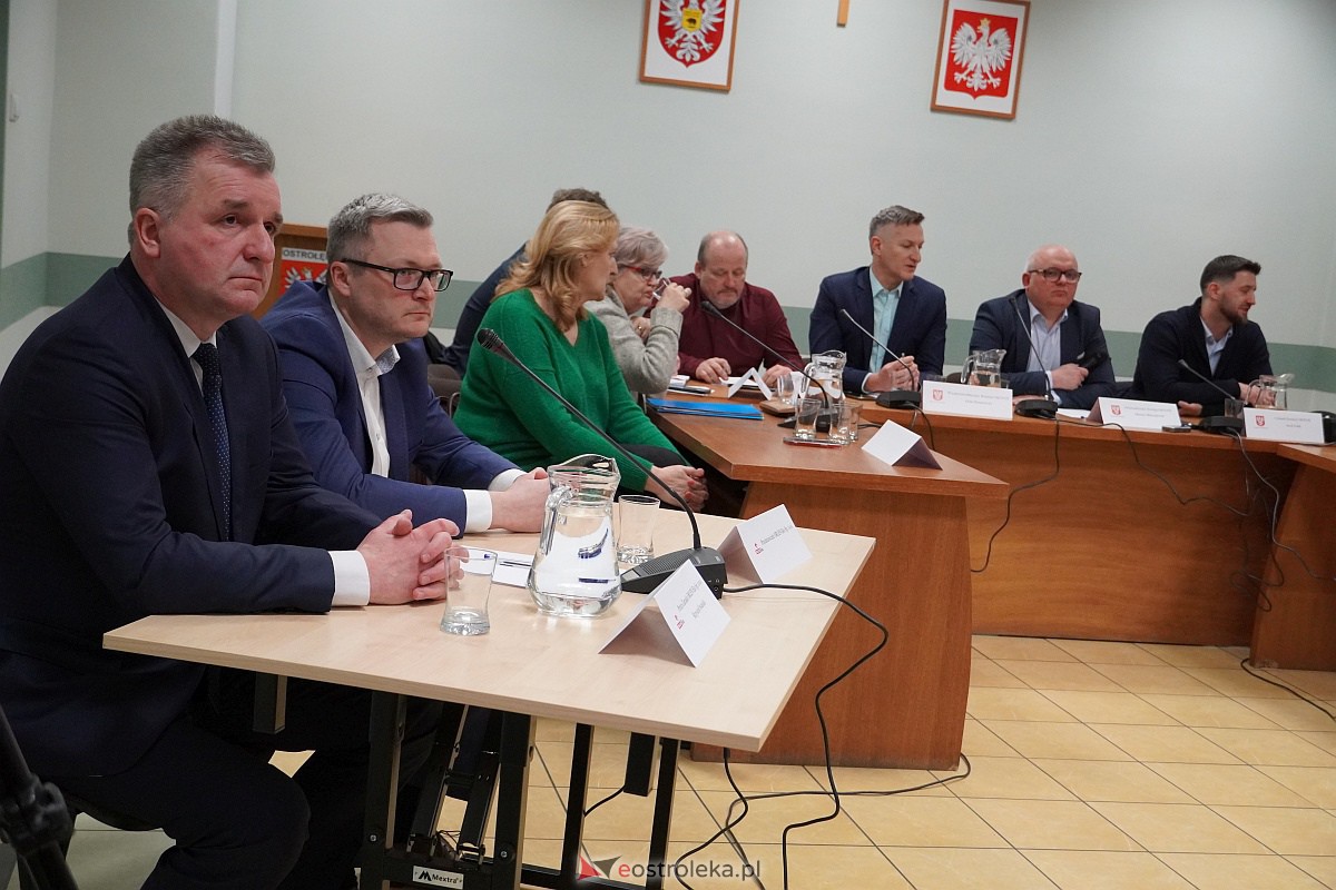 Obrady komisji ws. spalarni odpadów w Ostrołęce [07.03.2023] - zdjęcie #5 - eOstroleka.pl