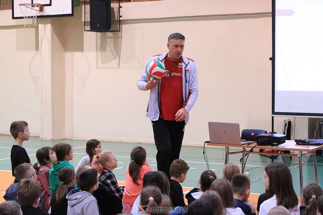 Marcin Prus w SP nr 5 [08.03.2023] - zdjęcie #16 - eOstroleka.pl