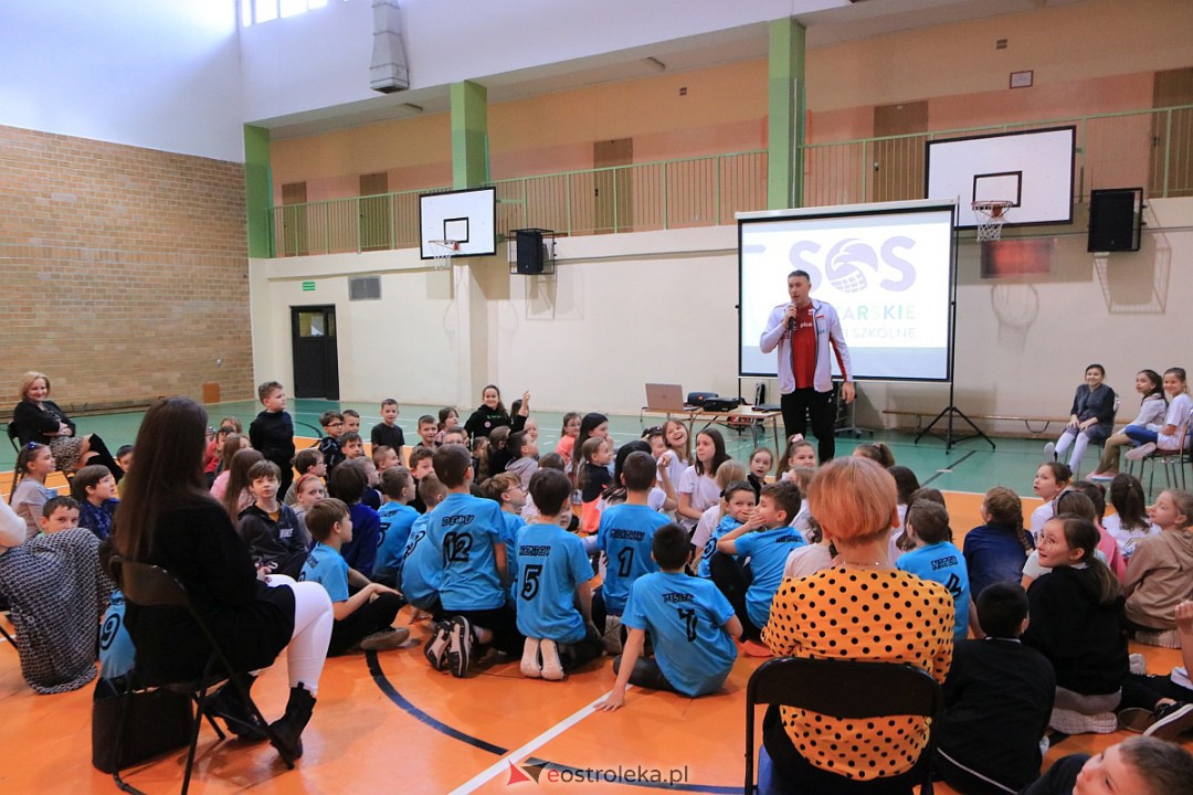 Marcin Prus w SP nr 5 [08.03.2023] - zdjęcie #3 - eOstroleka.pl