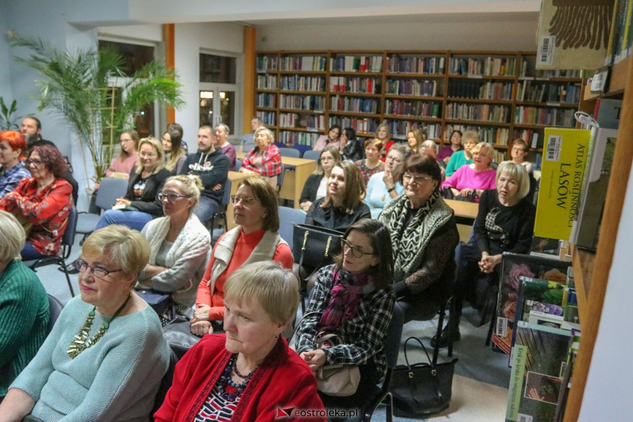 Spotkanie z Ałbeną Grabowską w Ostrołęce [09.03.2023] - zdjęcie #17 - eOstroleka.pl