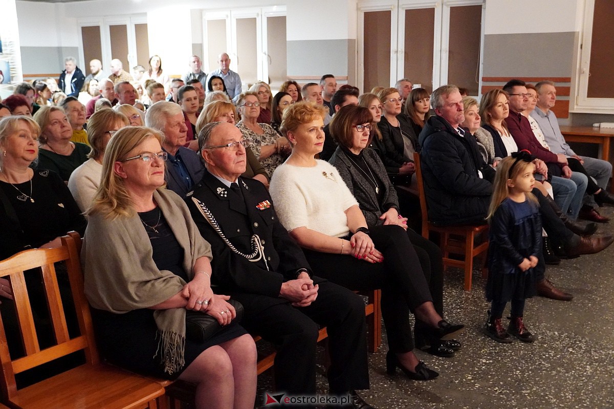 III edycja projektu “Kobieta i jej miłość” - Koncert Michała Sawickiego [11.03.2023] - zdjęcie #28 - eOstroleka.pl