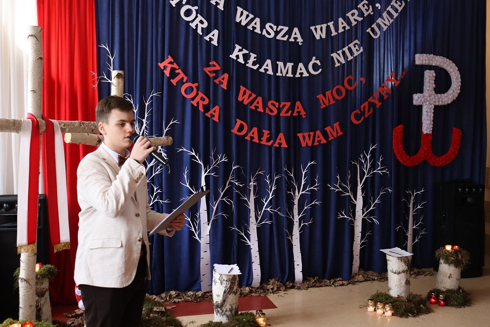 Święto Patrona Szkoły Podstawowej w Drwęczy - zdjęcie #12 - eOstroleka.pl