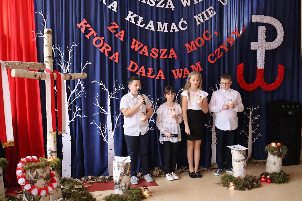 Święto Patrona Szkoły Podstawowej w Drwęczy - zdjęcie #8 - eOstroleka.pl