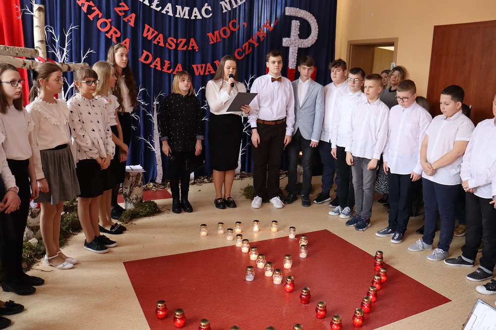 Święto Patrona Szkoły Podstawowej w Drwęczy - zdjęcie #3 - eOstroleka.pl