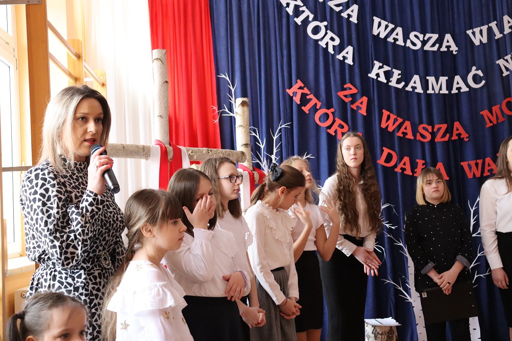 Święto Patrona Szkoły Podstawowej w Drwęczy - zdjęcie #2 - eOstroleka.pl