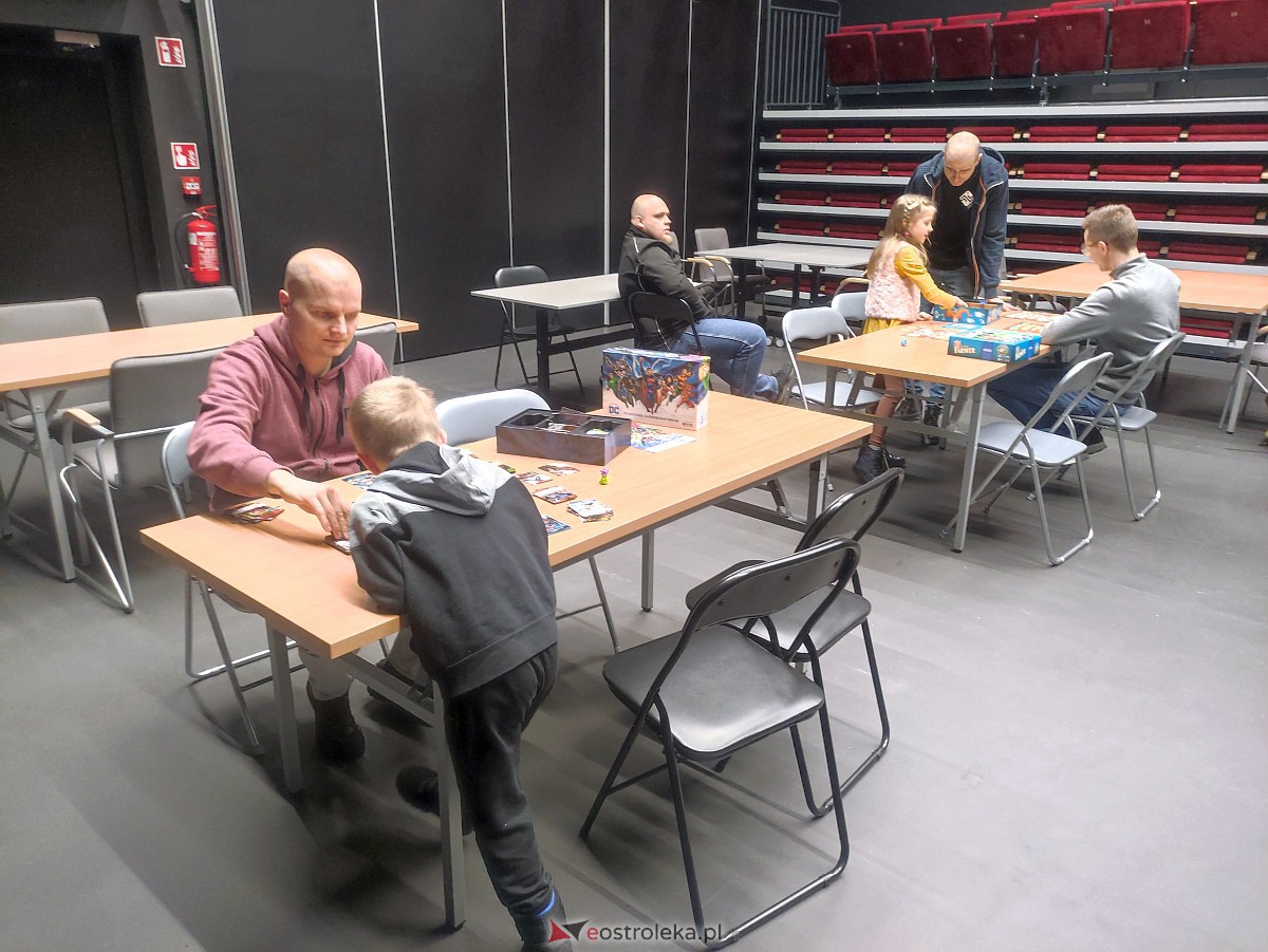 „Kryptonim: Gramy!: Marcowe spotkanie przy planszówka z malowaniem figurek w Muzeum Żołnierzy Wyklętych [12.03.2023] - zdjęcie #9 - eOstroleka.pl