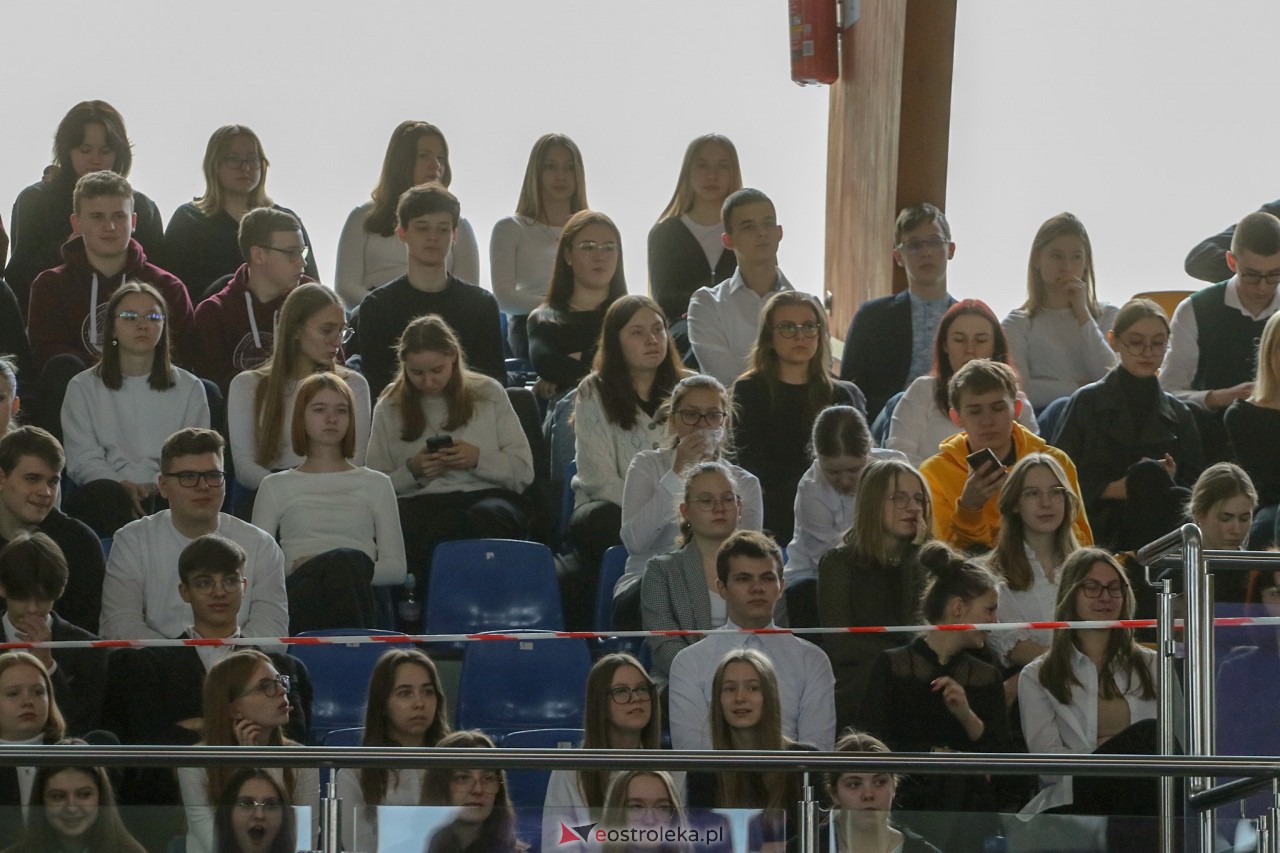 Święto Patrona w I LO w Ostrołęce [15.03.2023] - zdjęcie #38 - eOstroleka.pl