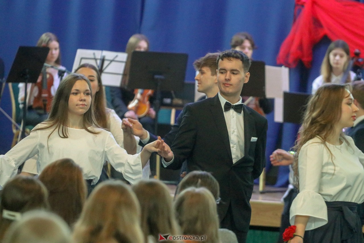 Święto Patrona w I LO w Ostrołęce [15.03.2023] - zdjęcie #6 - eOstroleka.pl