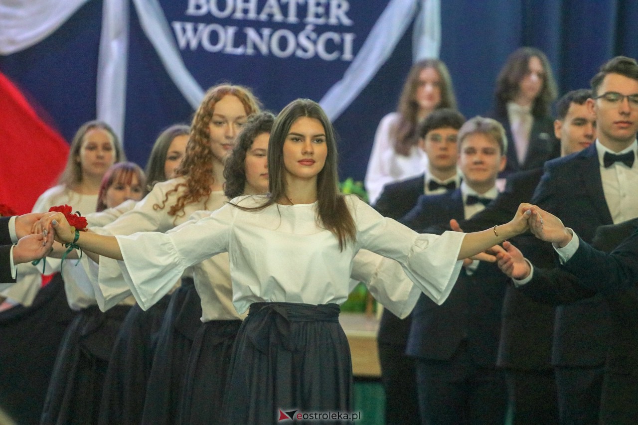 Święto Patrona w I LO w Ostrołęce [15.03.2023] - zdjęcie #42 - eOstroleka.pl