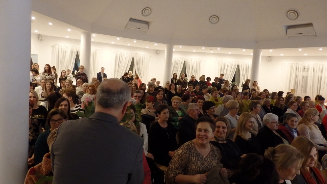 Dzień Kobiet w Baranowie [08.03.2023] - zdjęcie #16 - eOstroleka.pl