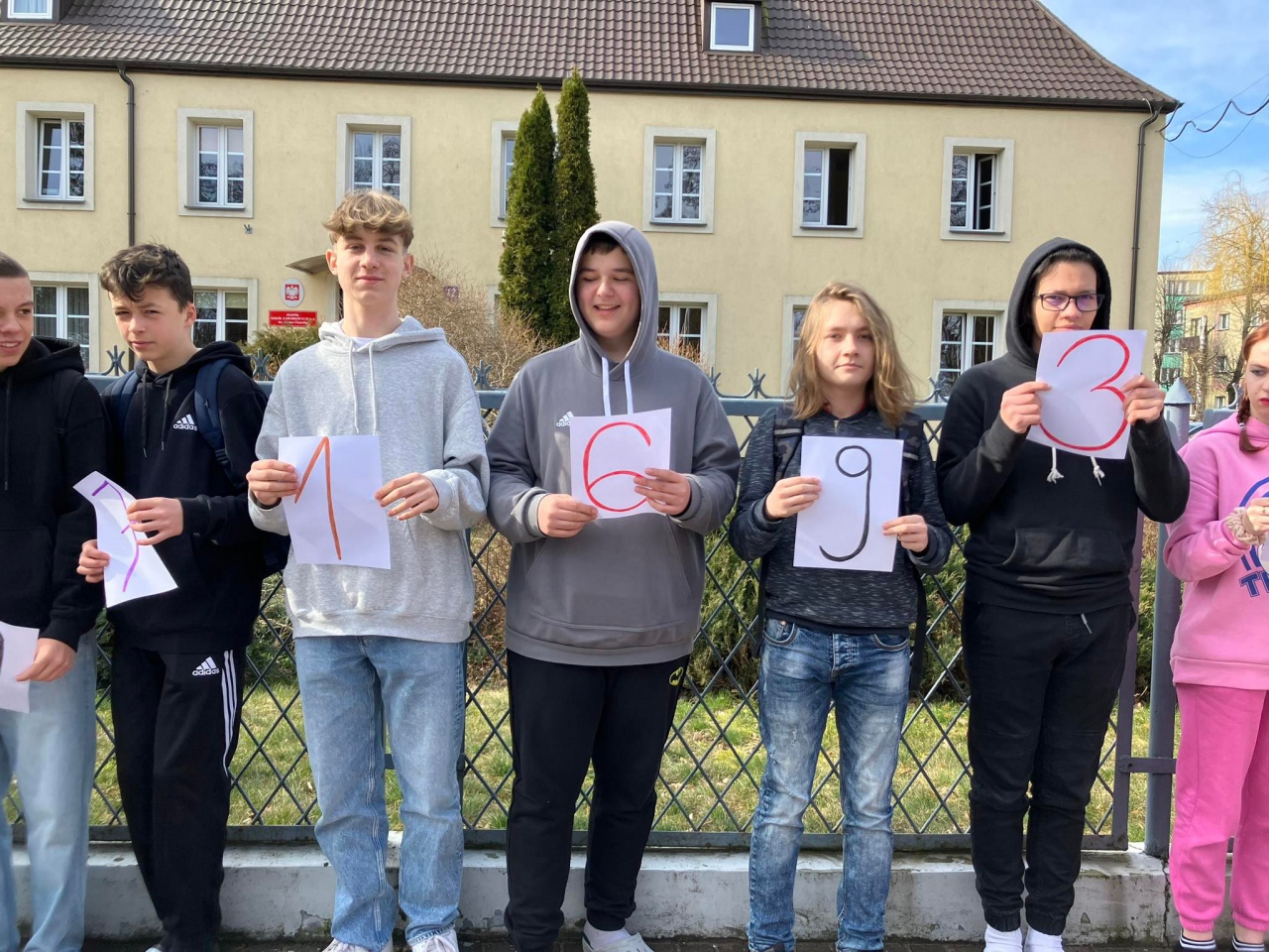 Dzień Liczby π w Zespole Szkół Zawodowych nr 4 w Ostrołęce - zdjęcie #11 - eOstroleka.pl
