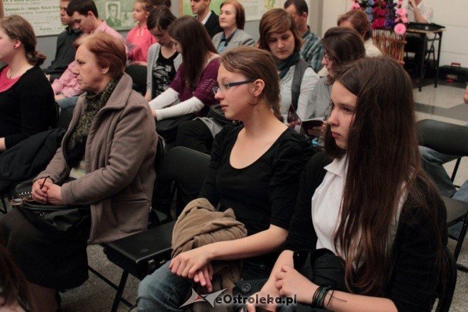 Koncert w wykonaniu dyplomantów Państwowej Szkoły Muzycznej w Ostrołęce (20.04.2011)  - zdjęcie #30 - eOstroleka.pl