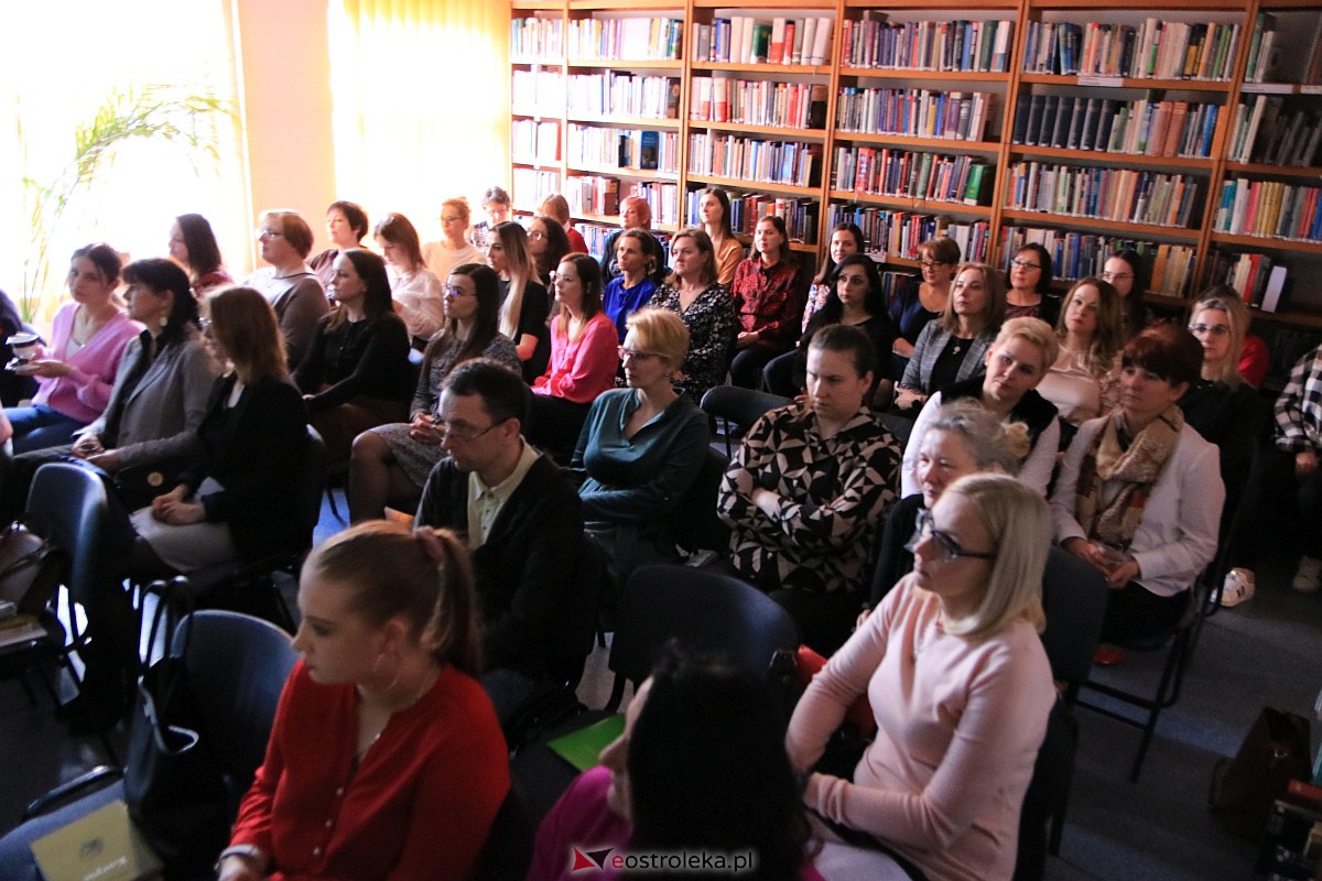 Powiatowa konferencja bibliotekarzy [16.03.2023] - zdjęcie #9 - eOstroleka.pl