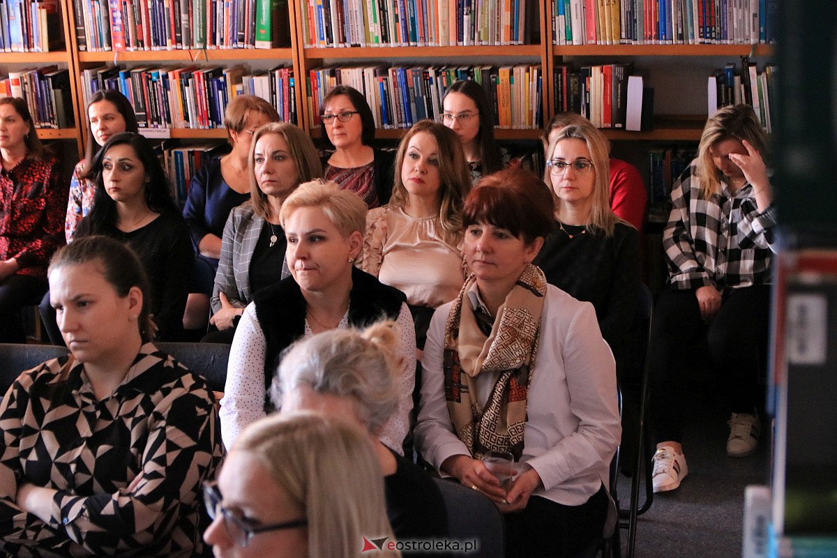 Powiatowa konferencja bibliotekarzy [16.03.2023] - zdjęcie #12 - eOstroleka.pl