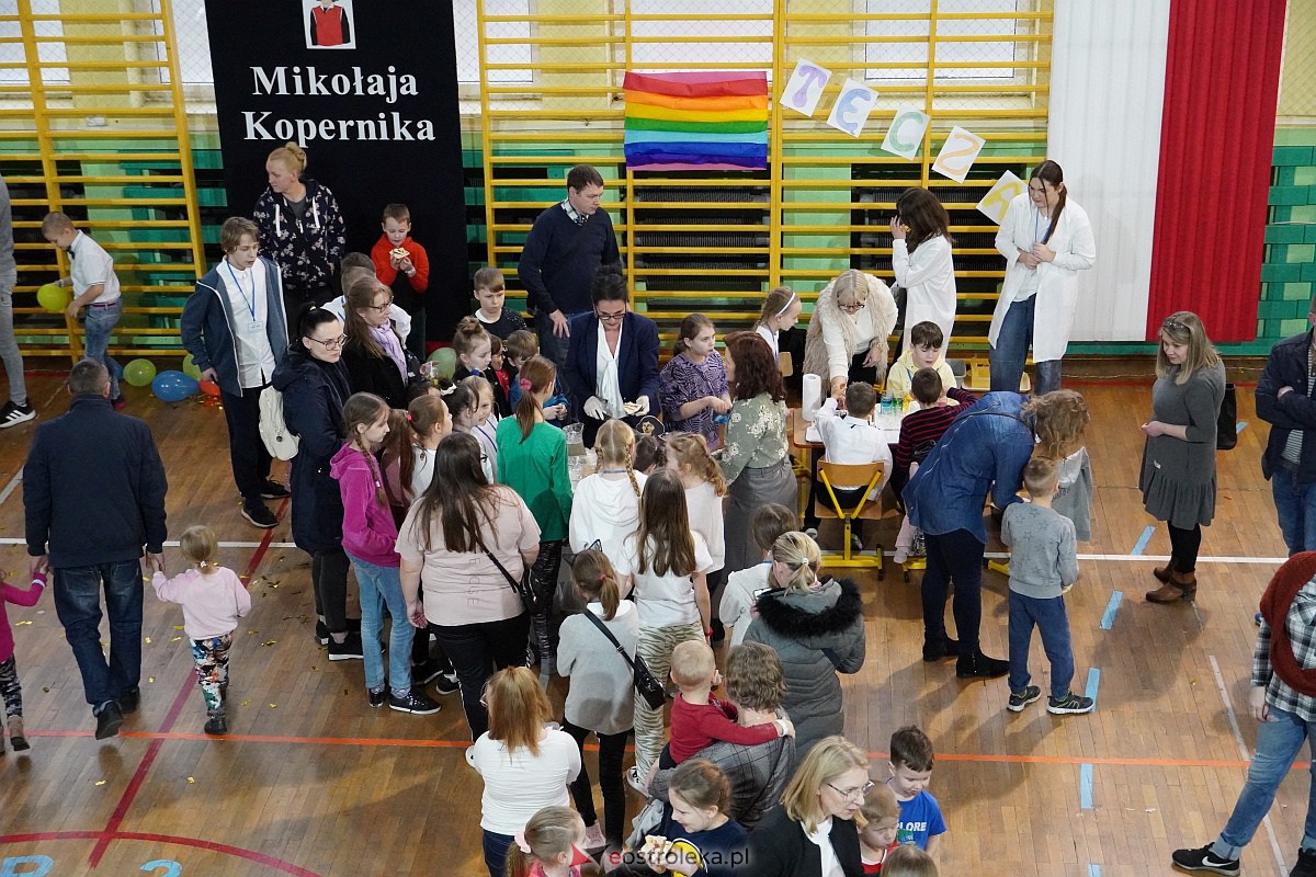 Urodziny Mikołaja Kopernika. Festiwal Nauki w Szkole Podstawowej Nr 2 w Ostrołęce [16.03.2023]  - zdjęcie #55 - eOstroleka.pl