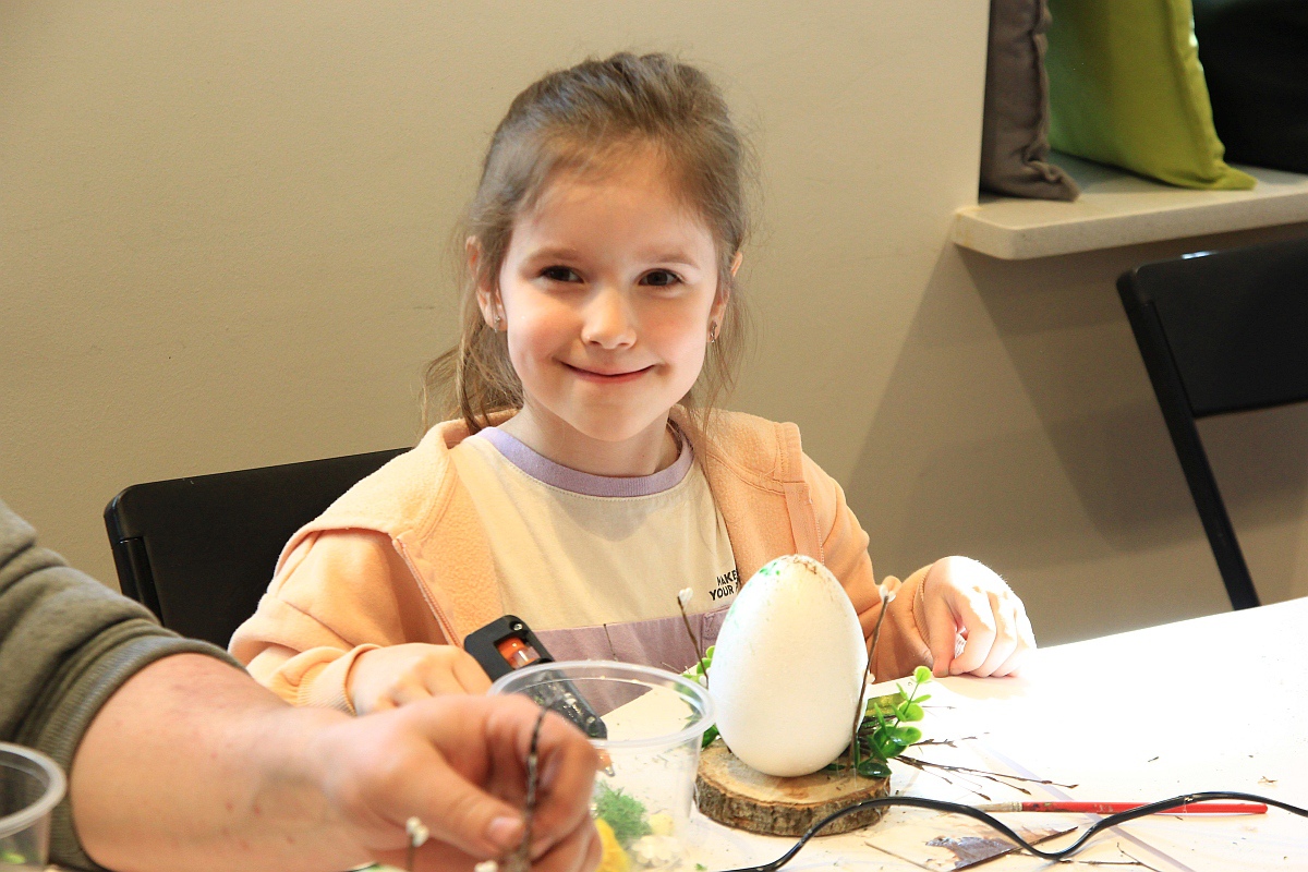 Warsztaty “Ido Śwenta Źelgejnocy” w Muzeum Kultury Kurpiowskiej [19.03.2023] - zdjęcie #3 - eOstroleka.pl