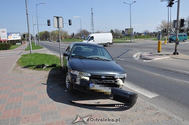 Wypadek na skrzyżowaniu Witosa z Traugutta (21.04.2011) - zdjęcie #2 - eOstroleka.pl