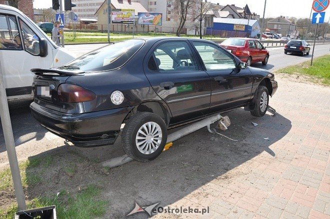 Wypadek na skrzyżowaniu Witosa z Traugutta (21.04.2011) - zdjęcie #5 - eOstroleka.pl