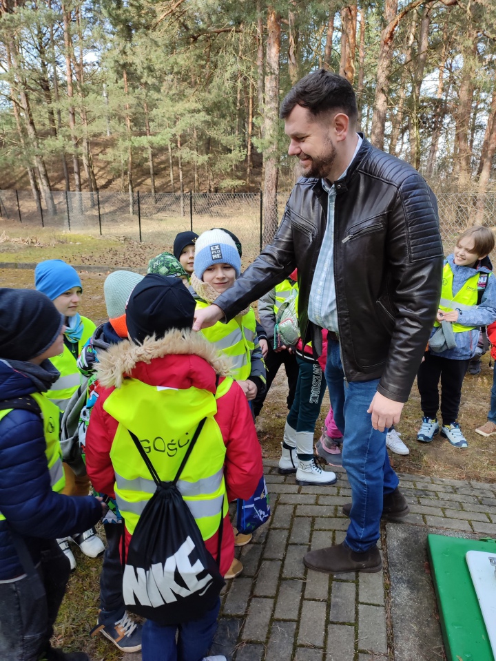 Światowy Dzień Wody z OPWiK. Zakład odwiedziło kilka grup szkolnych [23.03.2023] - zdjęcie #4 - eOstroleka.pl